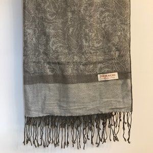 Pashmina -- Grey/White Scarf with Fringe